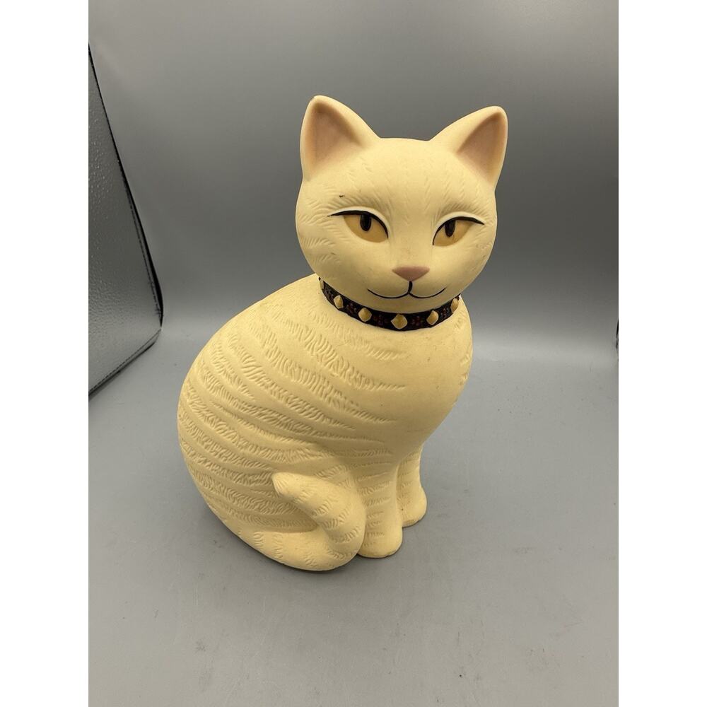 Vintage Cream Cat Figurine Statue Special Gifts Taiwan Sitting Kitty Decor